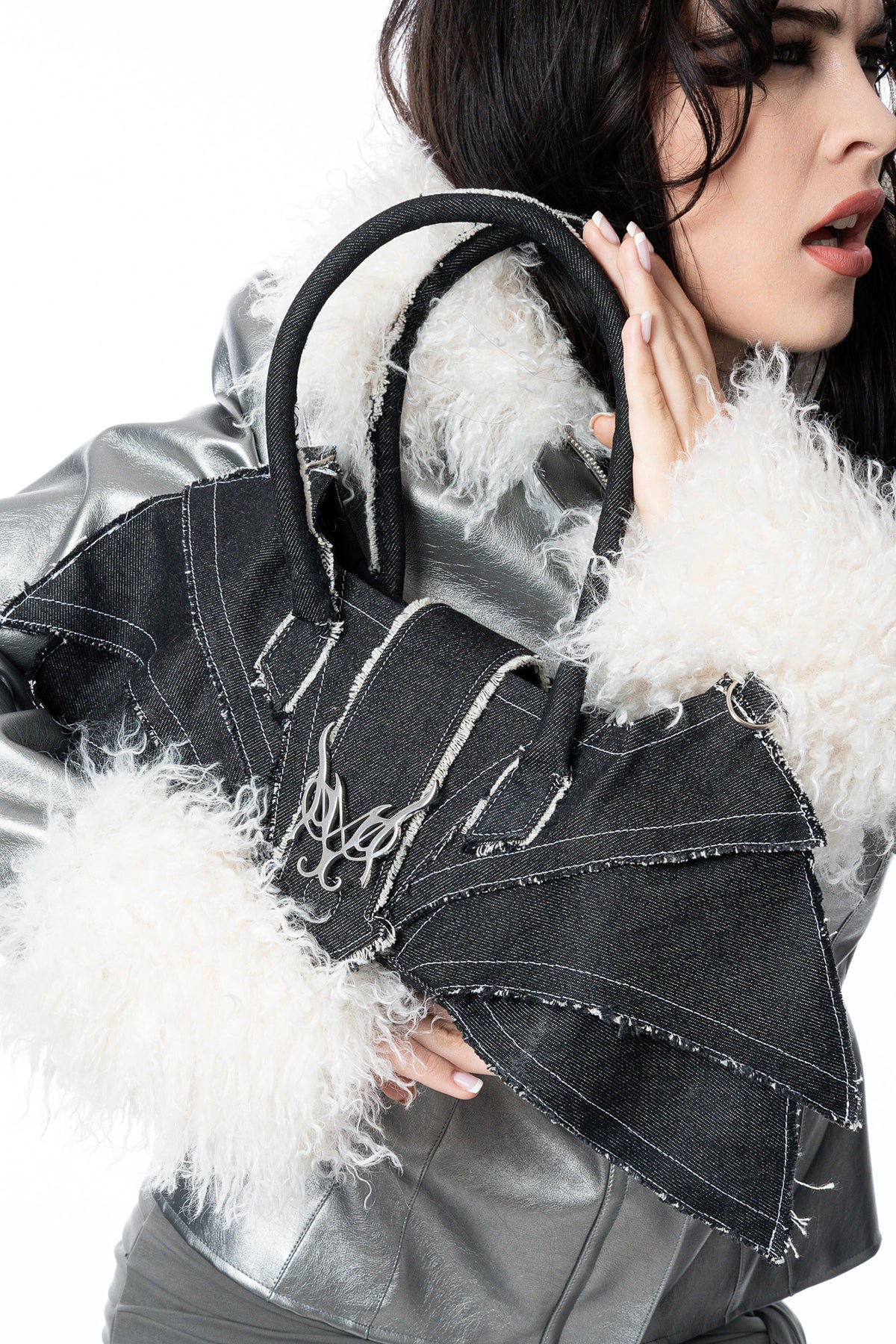 THE ARMOUR BAG